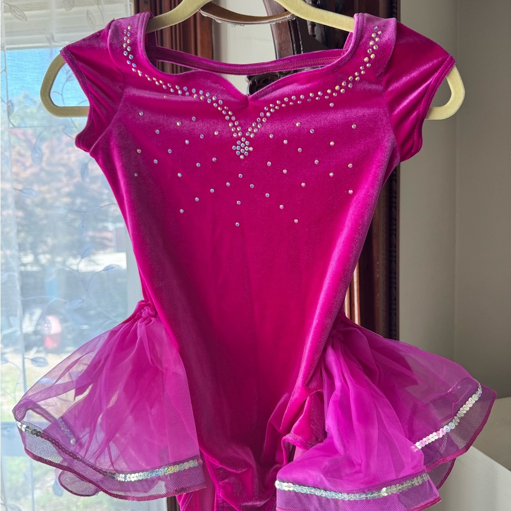 Weissman pink/fuschia dance costume size MC. Jazz, ballet solo costume